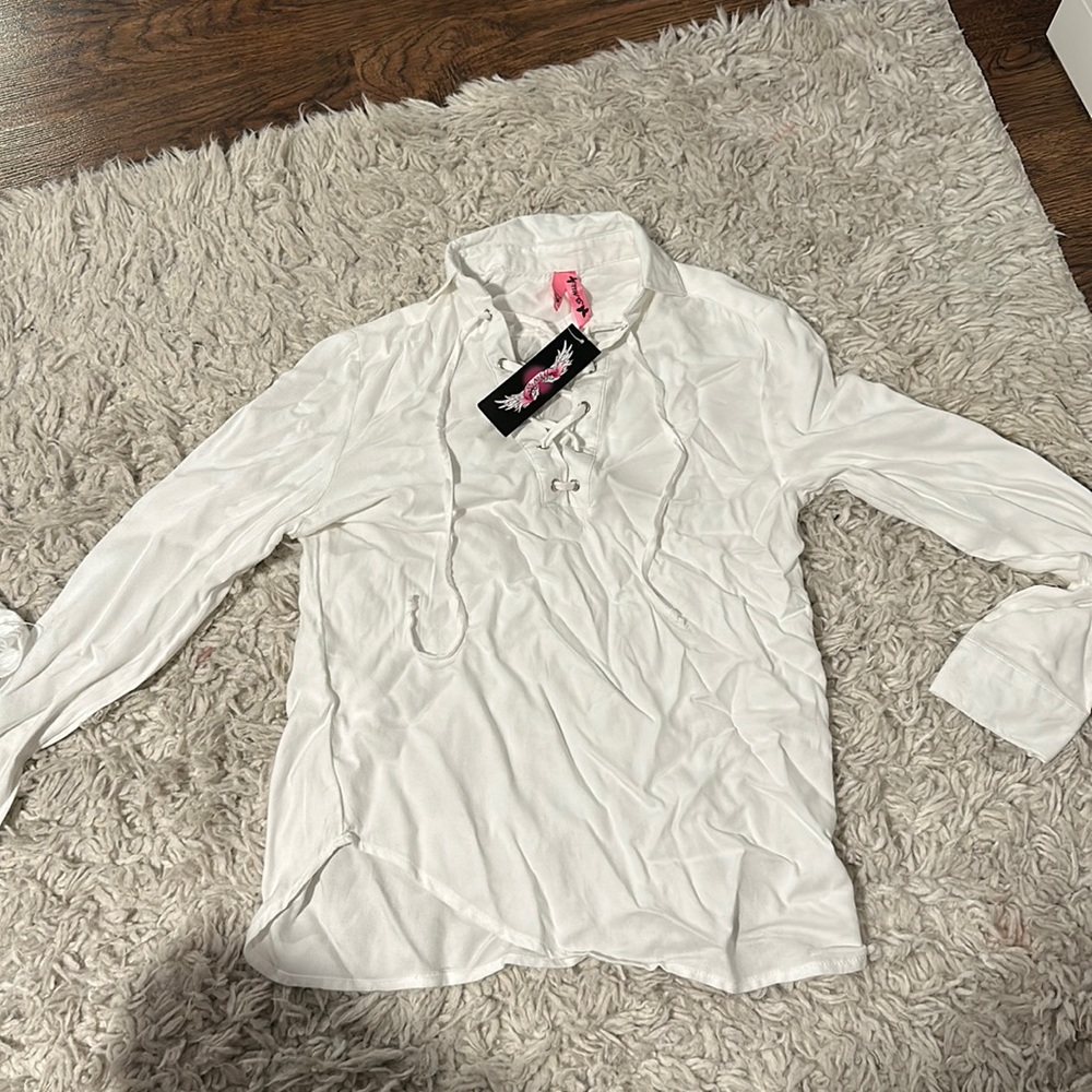 *needs to be steamed* BRAND NEW W TAGS so nikki white cross up linen long sleeve